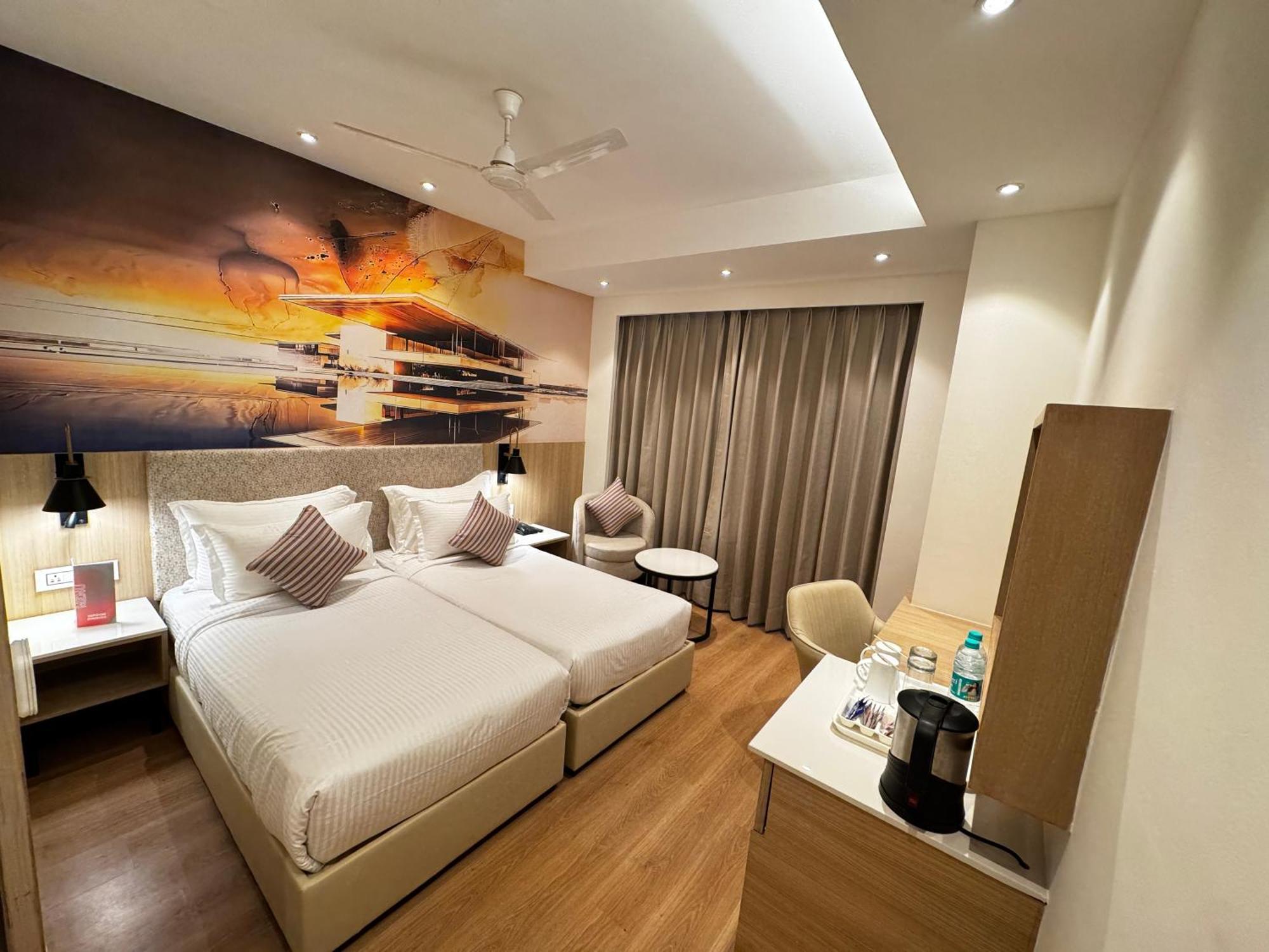 Tulip Inn Zirakpur Екстериор снимка