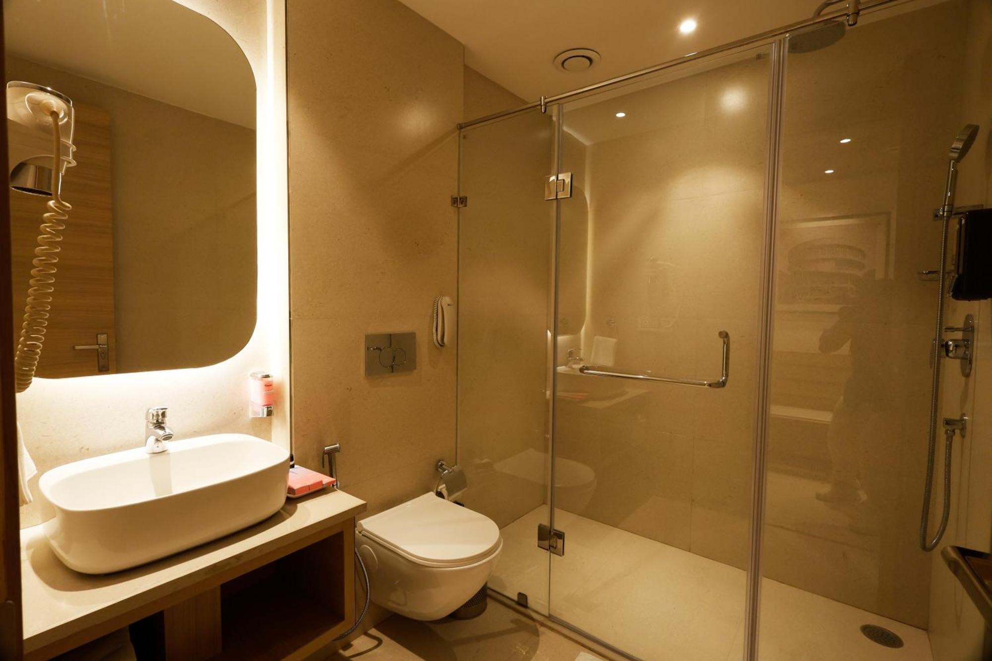 Tulip Inn Zirakpur Екстериор снимка