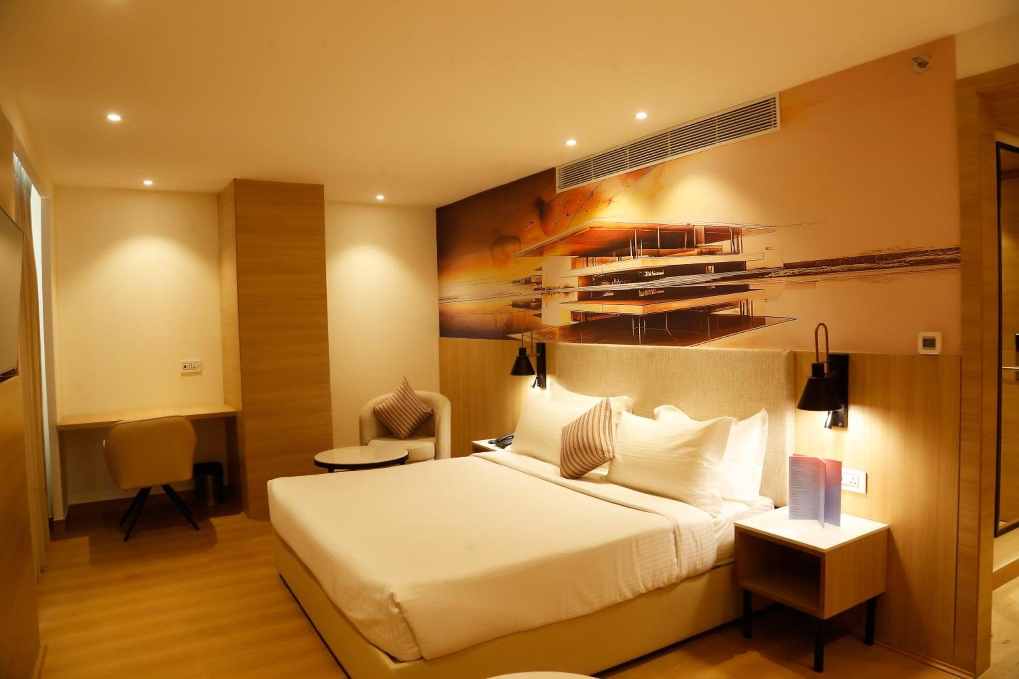 Tulip Inn Zirakpur Екстериор снимка