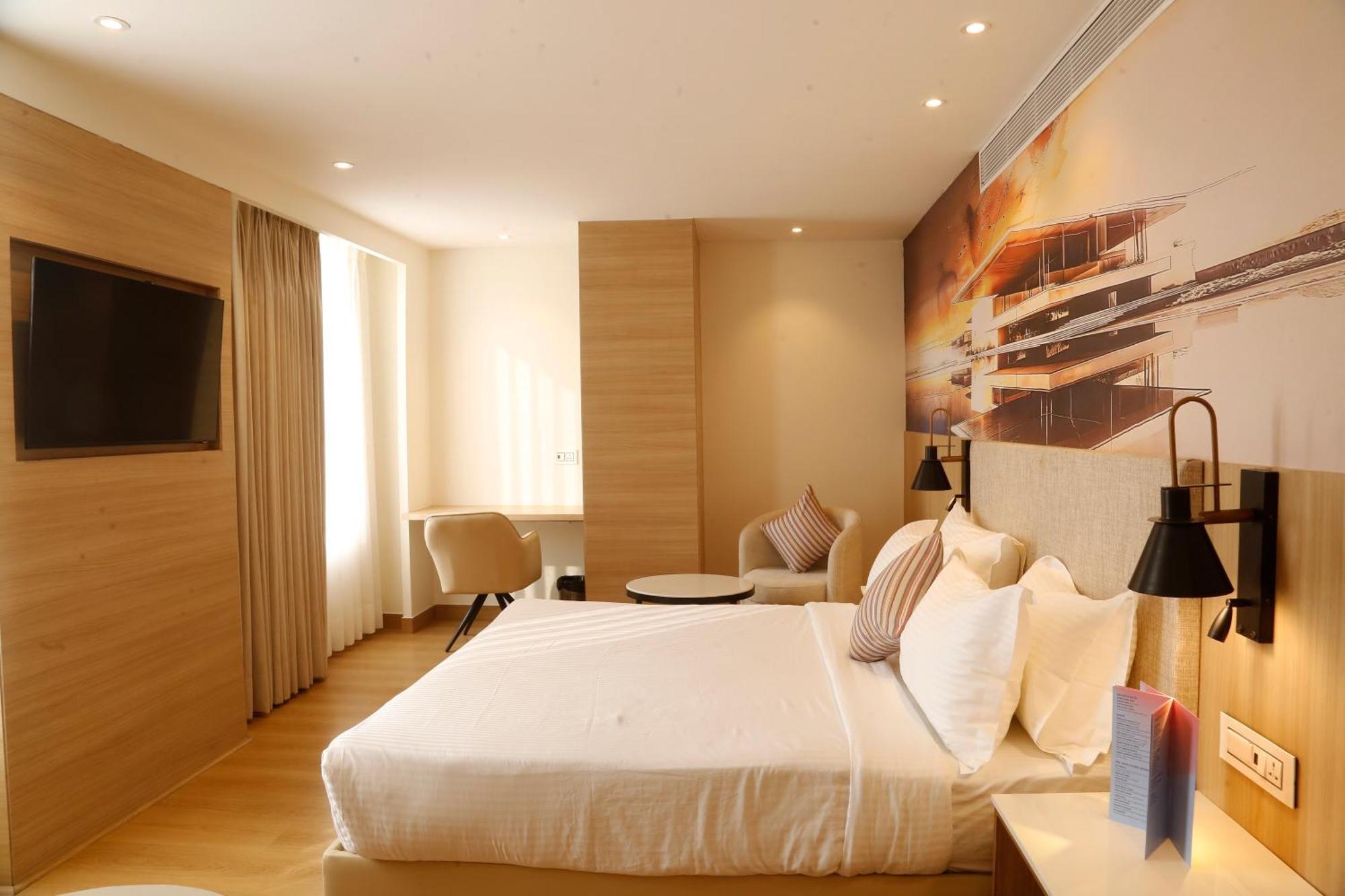 Tulip Inn Zirakpur Екстериор снимка