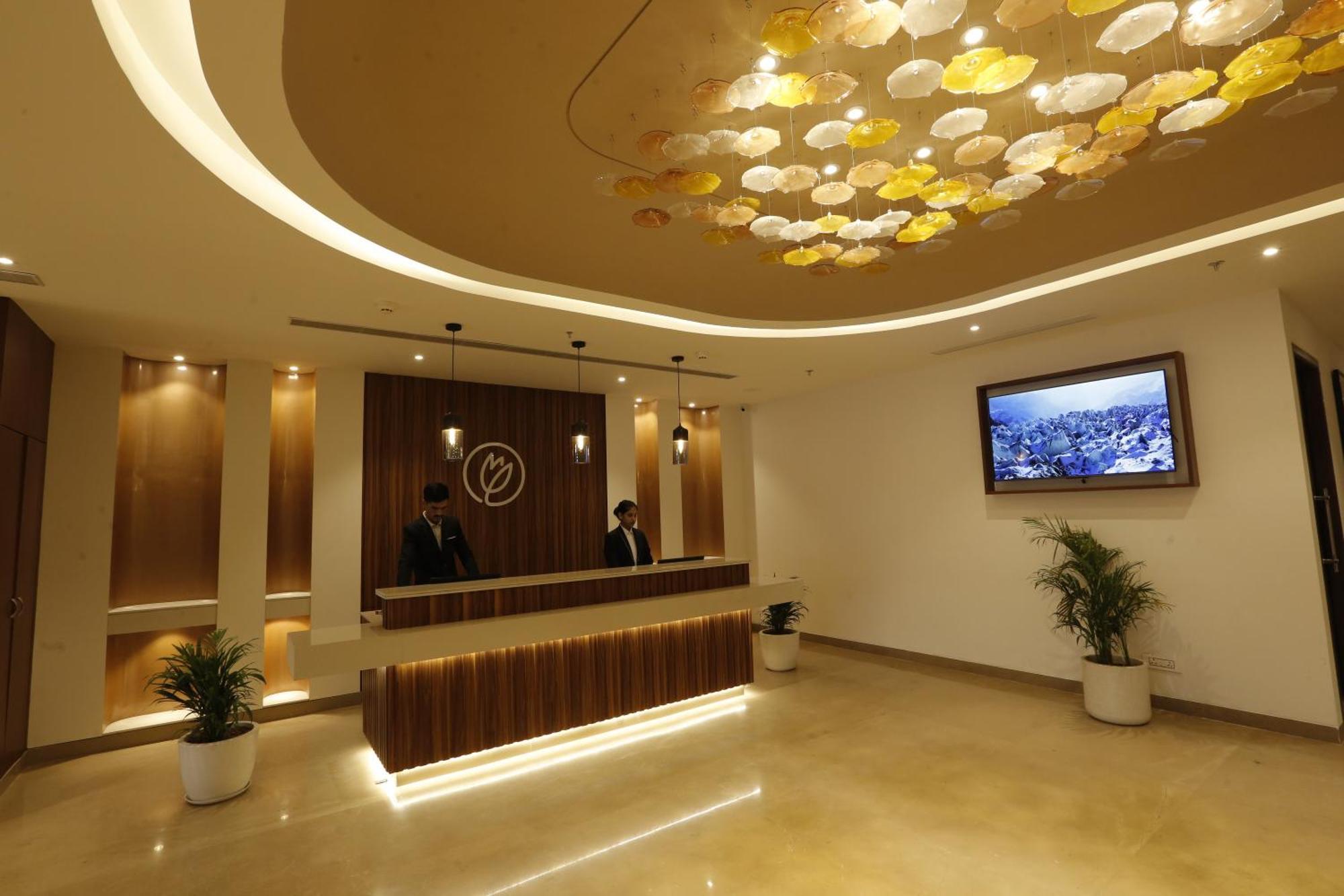 Tulip Inn Zirakpur Екстериор снимка