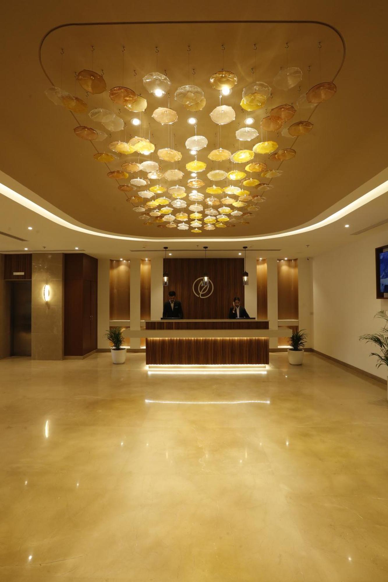 Tulip Inn Zirakpur Екстериор снимка