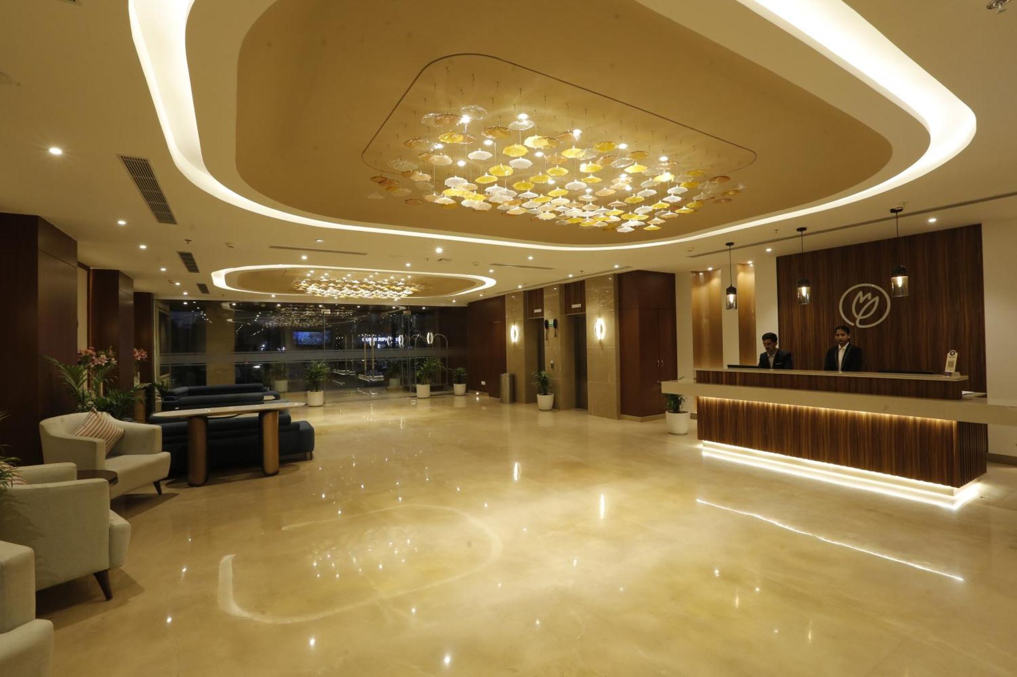 Tulip Inn Zirakpur Екстериор снимка