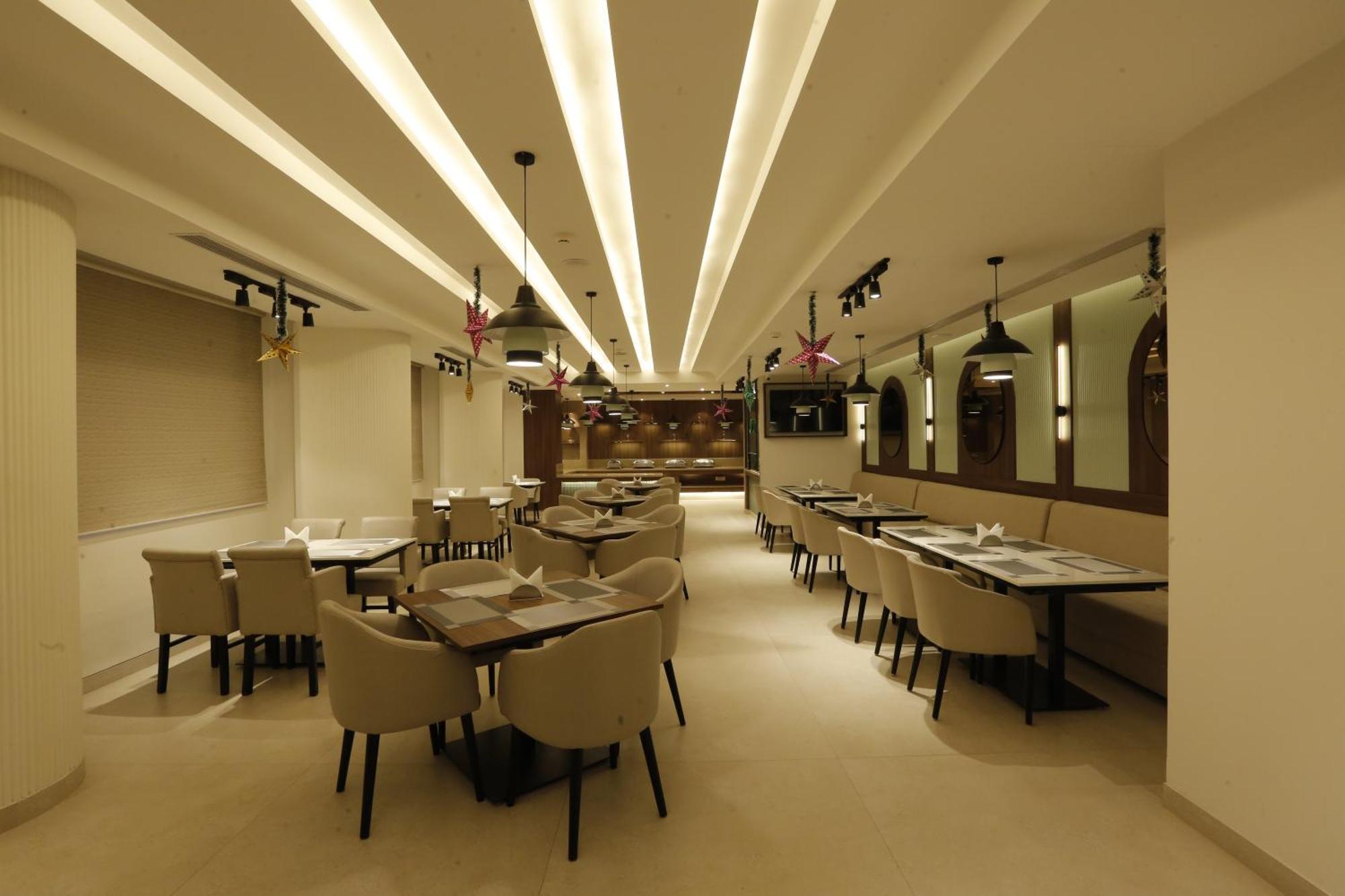 Tulip Inn Zirakpur Екстериор снимка