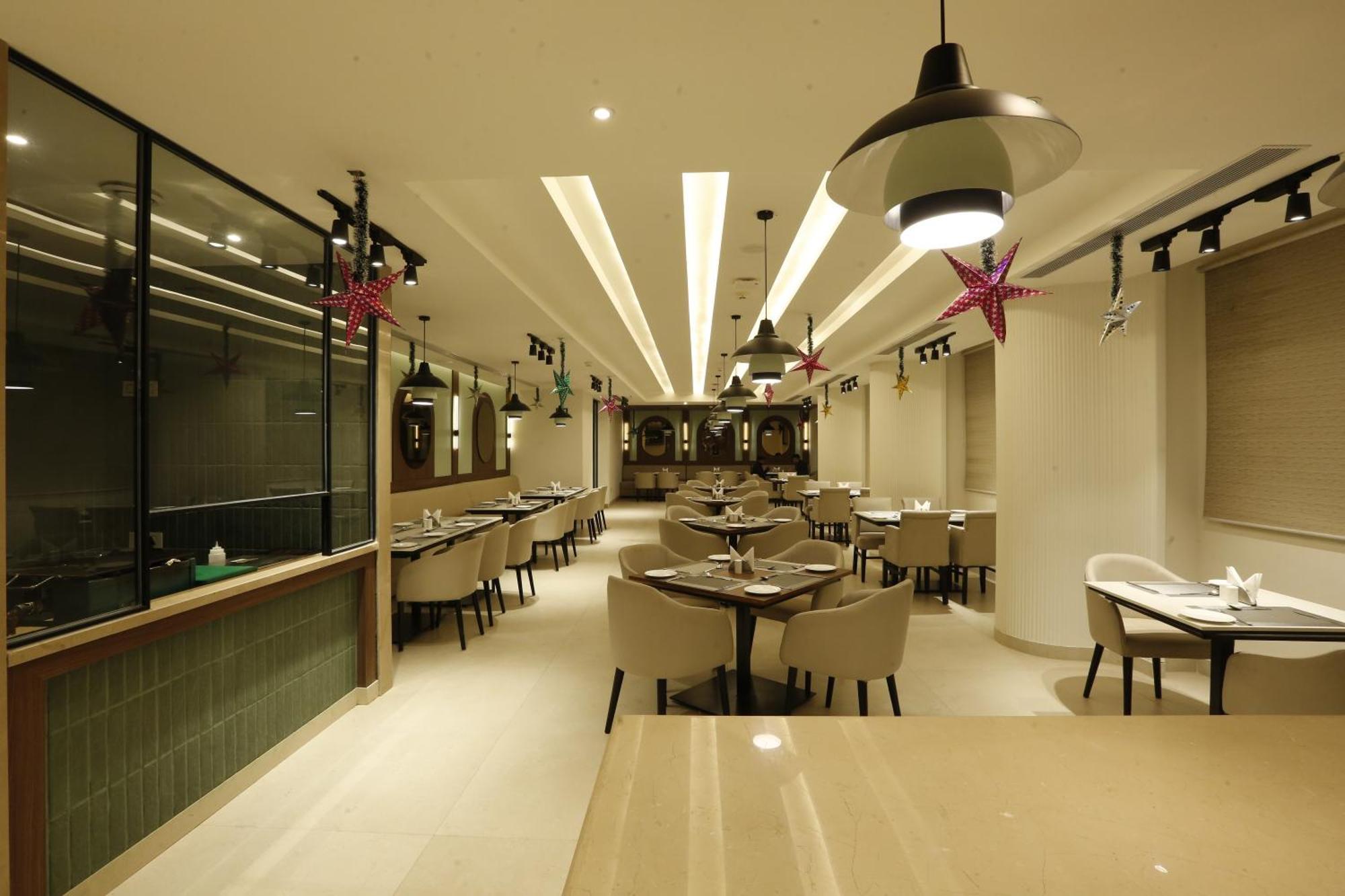 Tulip Inn Zirakpur Екстериор снимка