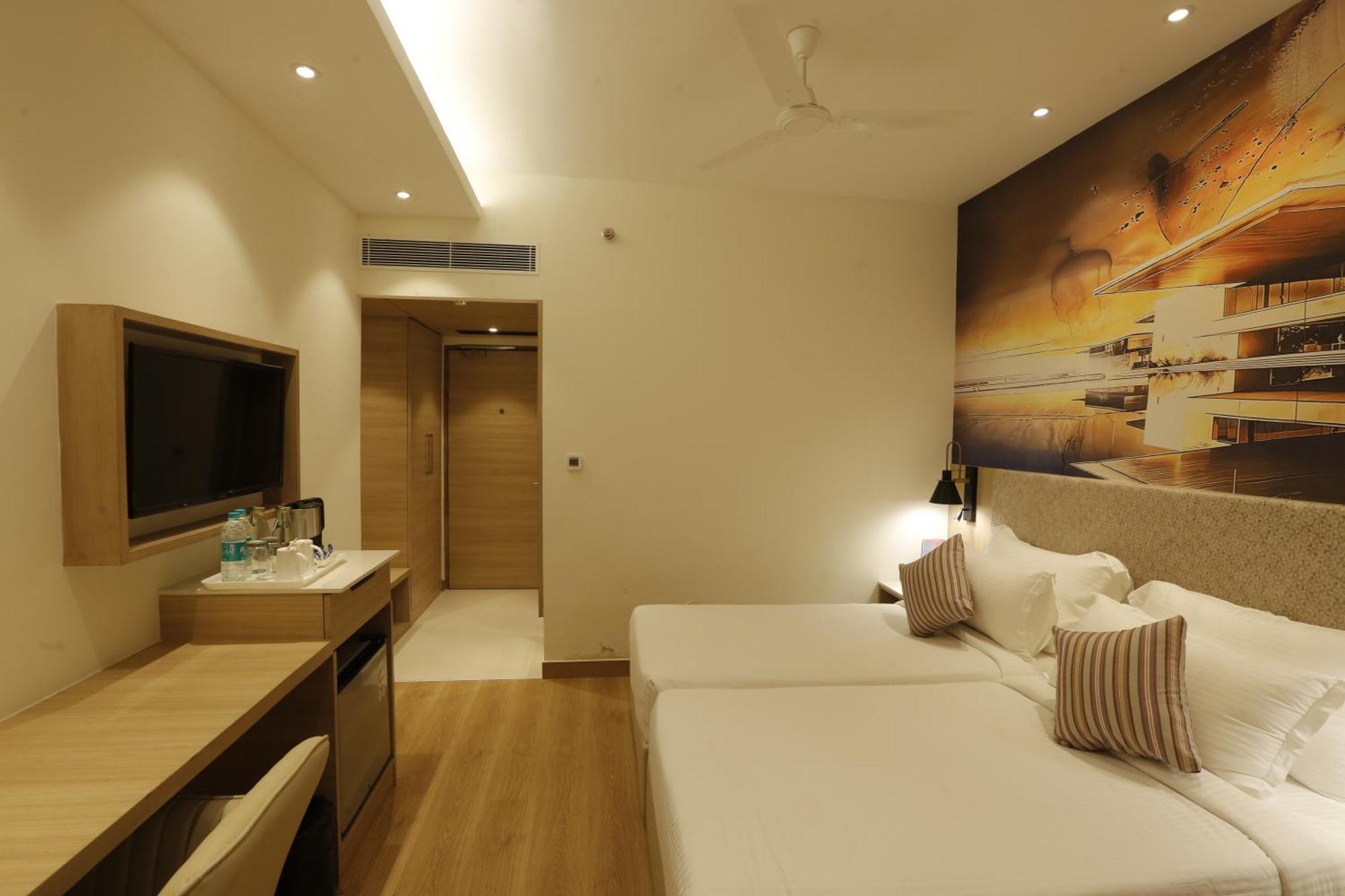 Tulip Inn Zirakpur Екстериор снимка