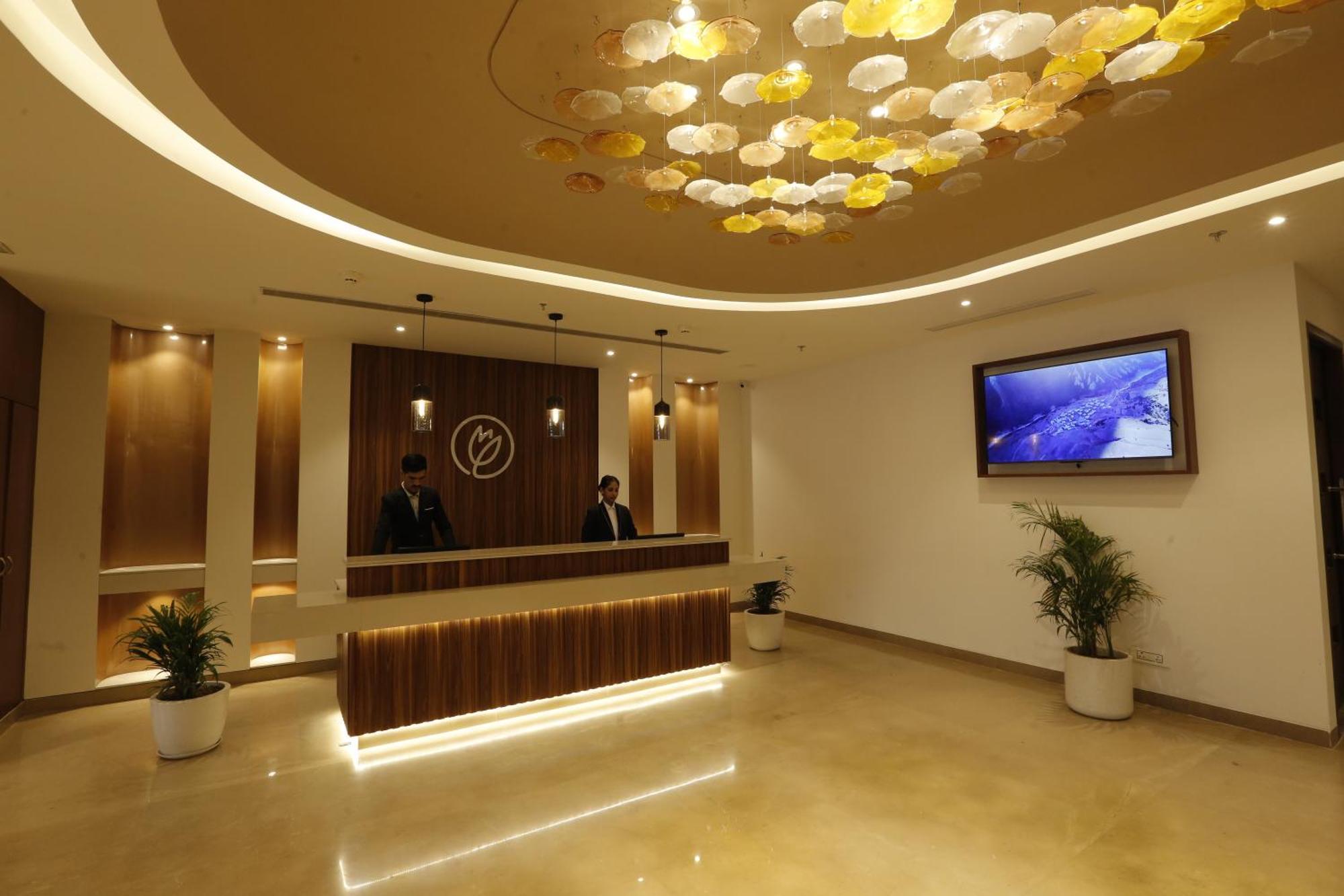 Tulip Inn Zirakpur Екстериор снимка