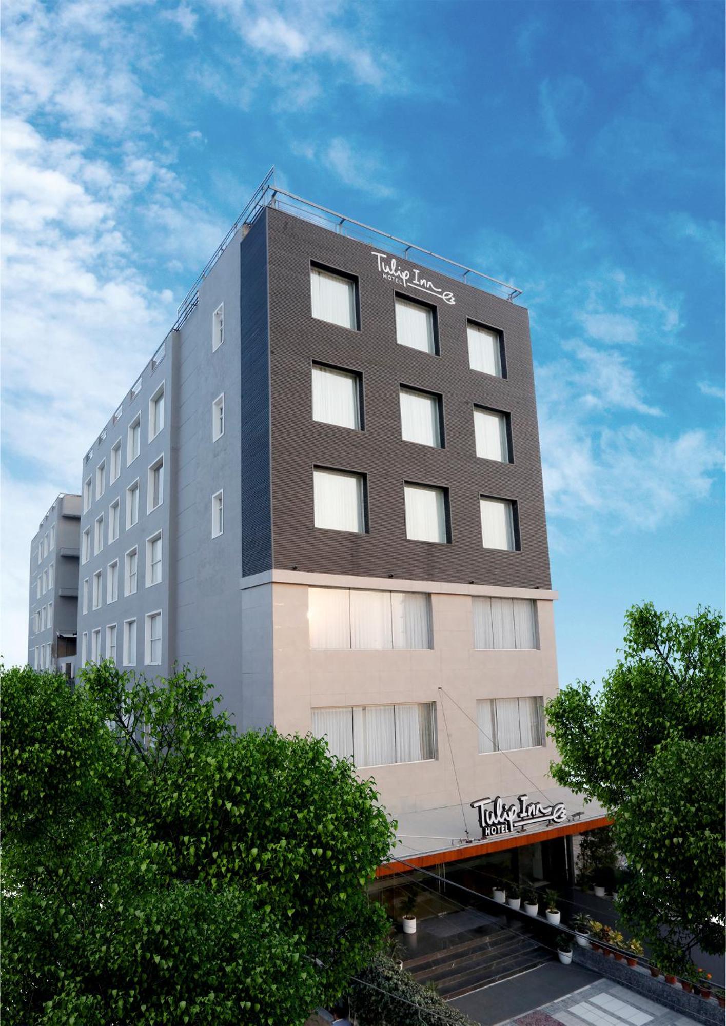 Tulip Inn Zirakpur Екстериор снимка