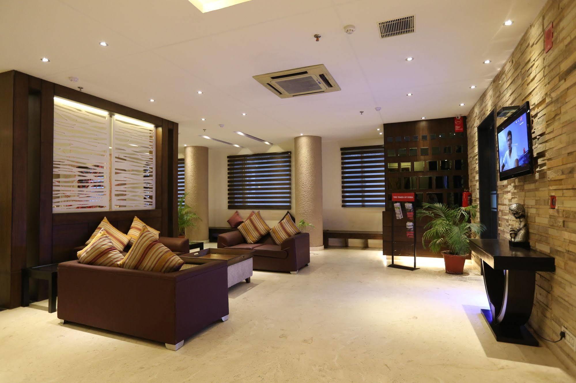 Tulip Inn Zirakpur Екстериор снимка